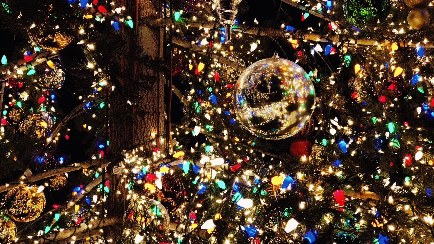 How Christmas lights affect your energy bill and how to save